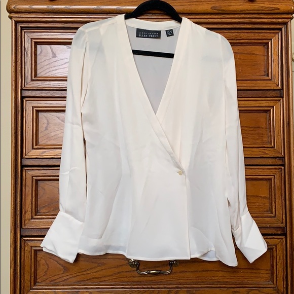 Ellen Tracy Tops - Linda Allard Ellen Tracy Cream Blouse